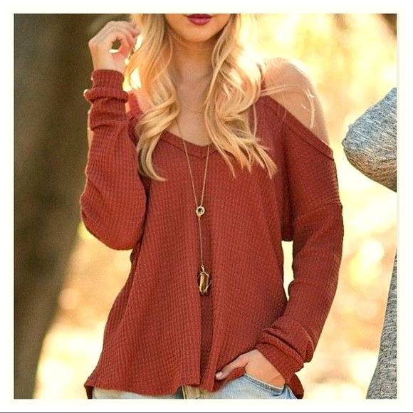 Infinity Raine Tops - ✨ALMOST GONE✨Rust cold shoulder waffle knit top